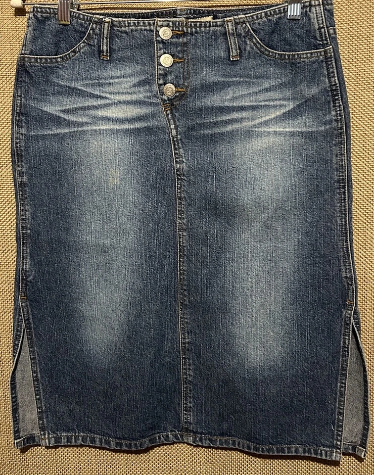 Falda vaquera azul Paris 9 bigotes caderas expuestas botones ventilación lateral vintage Y2K Foto 3 de 4