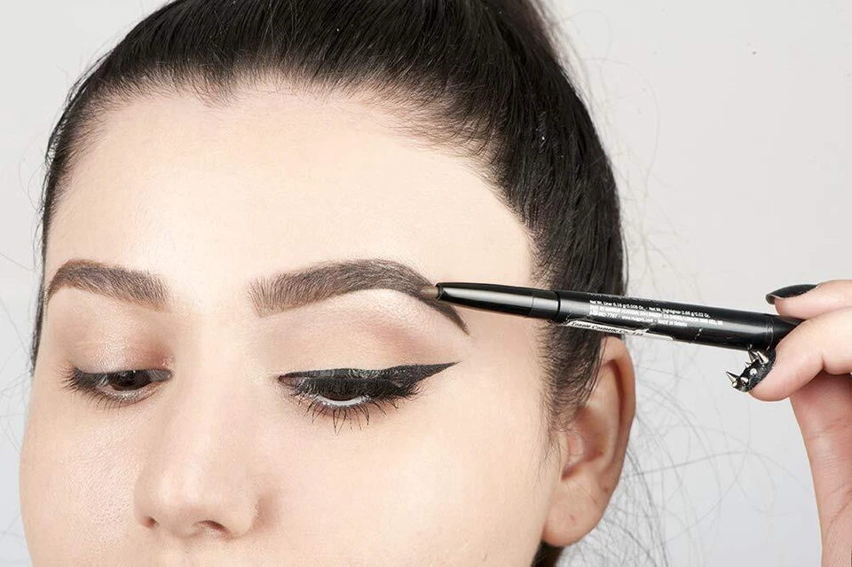 NYX PROFESSIONAL MAKEUP Esculpir e Destacar Contorno de Sobrancelha, Lápis de Sobrancelha, - Imagem 3 de 4