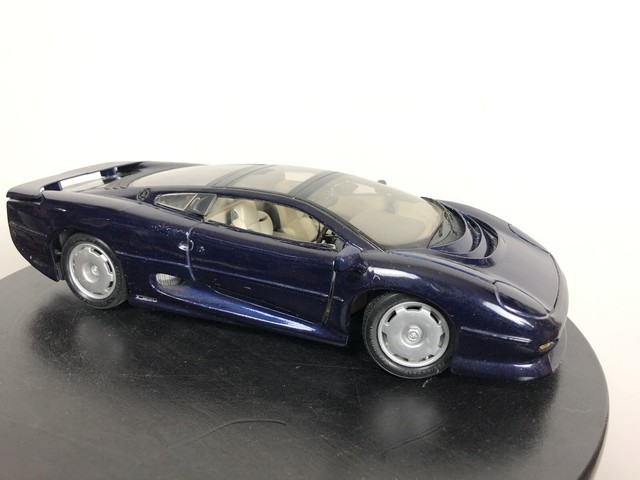 jaguar xj220 diecast