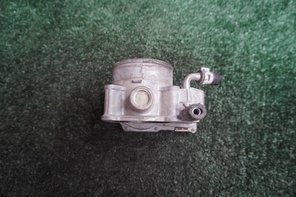 Toyota Sienna 2004 2005 2006 carrocería del acelerador del motor de 3,3 L fabricante de equipos originales 102 k millas 220300A020 Foto 3 de 4