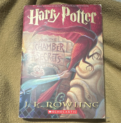 Scholastic Harry Potter Chamber of Secrets J.K. Rowling Paperback English