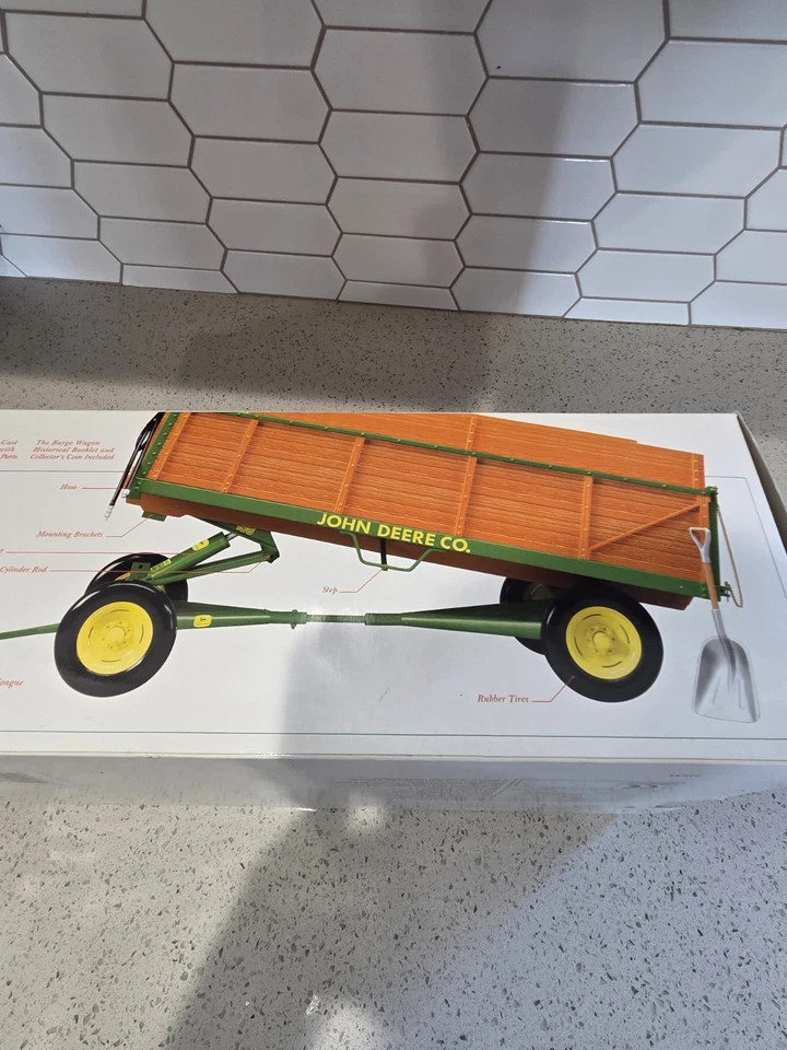 1/16 John Deere Barge Wagon Precision Series #16 - Image 2 of 4