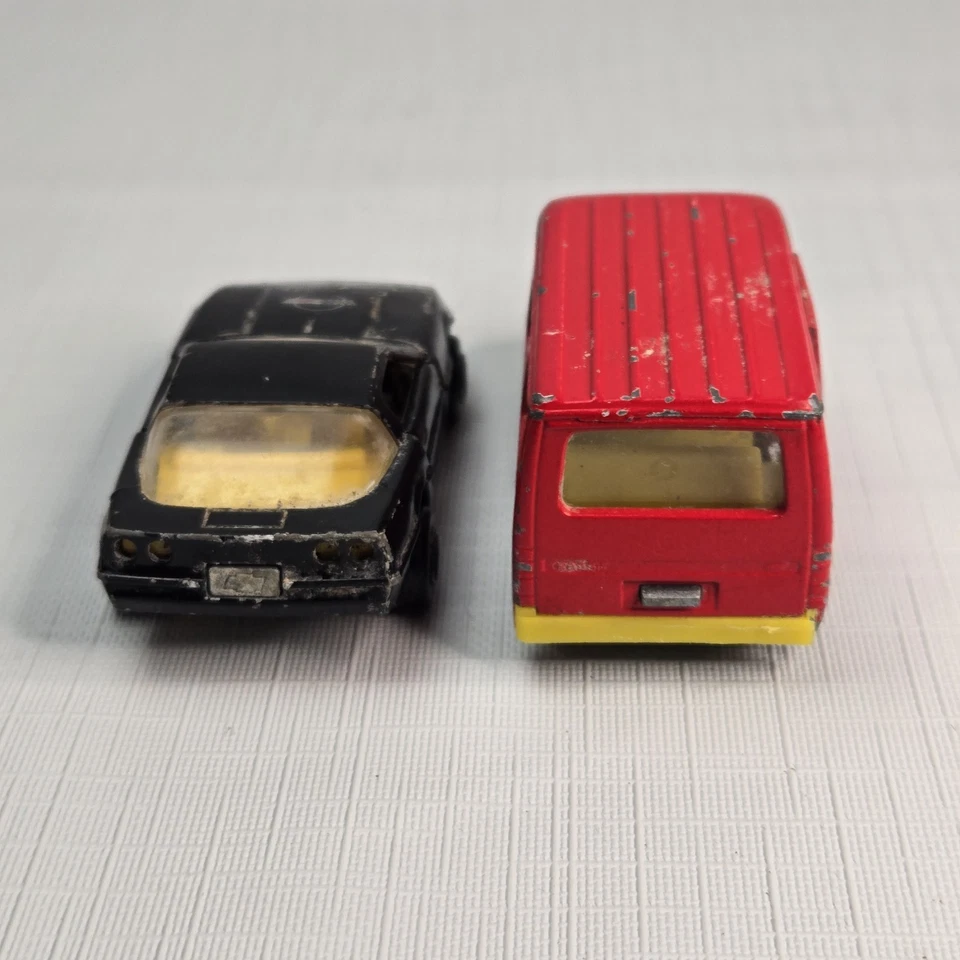 Majorette Diecast City Bus No.243 Rojo y Corvette Z R-1 No.215 Negro Lote de 2 Foto 4 de 4