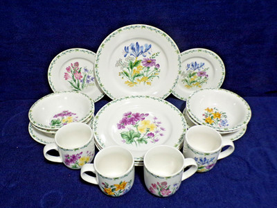 Thomson Pottery Floral Garden Ceramic 16 Pieces 4 Different Design Service for 4