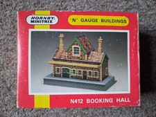 N412 Hornby Minitrix N Gauge Booking Hall Railway Station Platform Building 