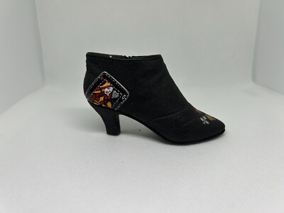 Collectible Shoe 2000 Too much is not enough Just the right shoe Willitts Dsgn