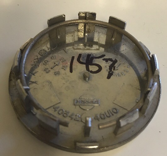 ONE USED NISSAN MACHINED CENTER CAP # 40342-40U10 OEM FACTORY