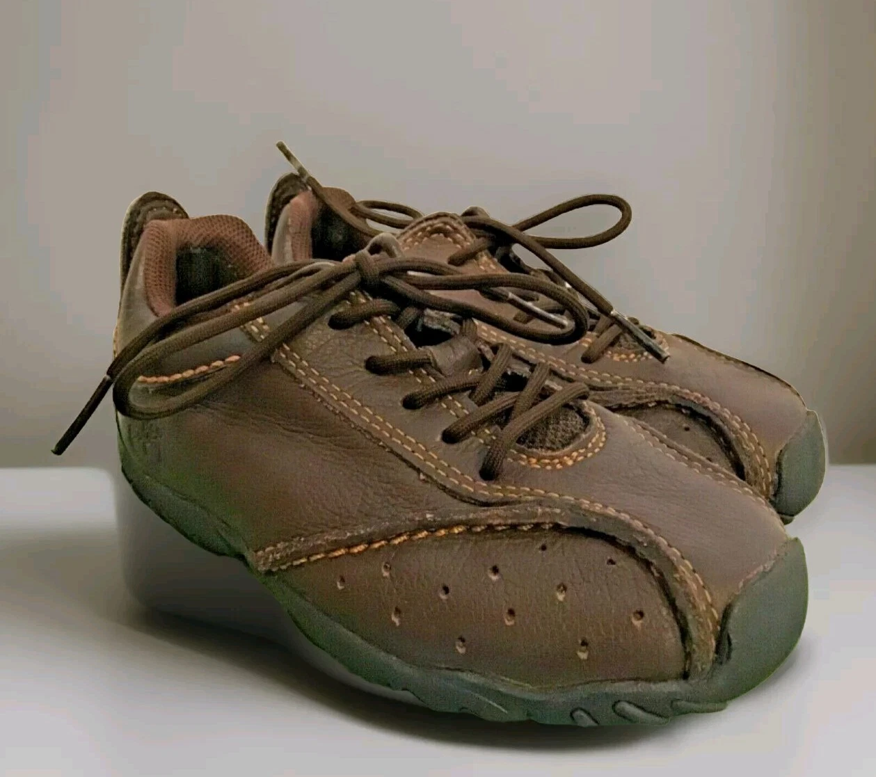 Toddlers Timberland Brown Leather Sneakers Sz 9.5c ( Child Size)
