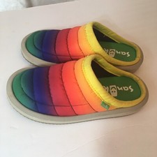 sanuk unisex child 2 lil puffer rainbow low mule