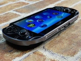 PS Vita PCH-1100 Crystal Black SONY Playstation 4GB Charger Tested No.2D DDP