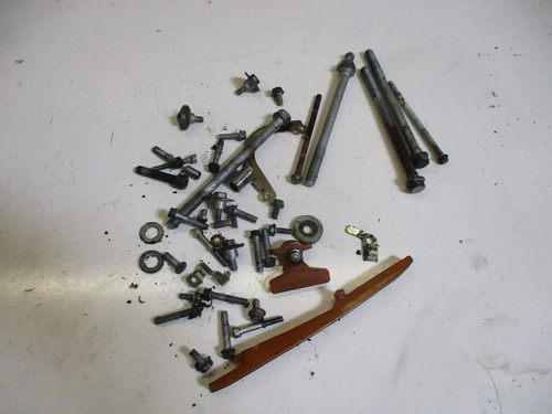 7. KTM RC 125 DUKE IS Bj.11 Kleinteile Schrauben Konvolut Steuerkettenführung