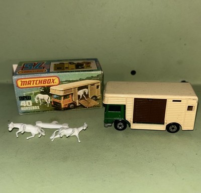 Original Matchbox 40c Pferdebox mit Ersatzbox & Pferden (2313)