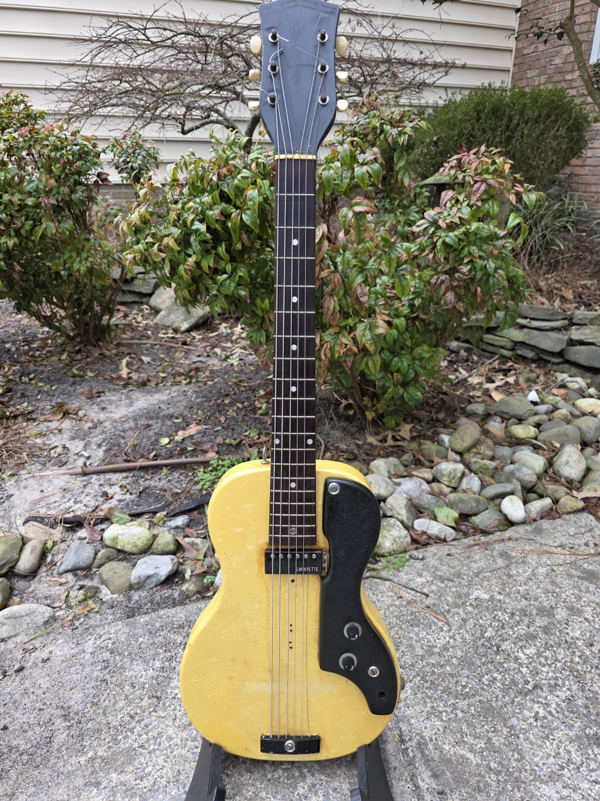 ?Video?Oahu SUPRO (1952-53) Ozark Electric Guitar MOTS Original Chipboard Case