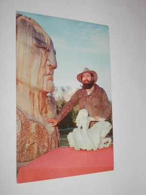BLACK HILLS SD - 1961 POSTCARD - THE ARTIST AND HIS WORK MODEL CHIEF CRAZY HORSE