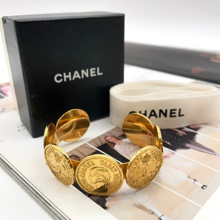 Chanel Coco Mark 31 Rue Cambon 6 Coin Motif Engraved Gold Bangle W/Box SK070072