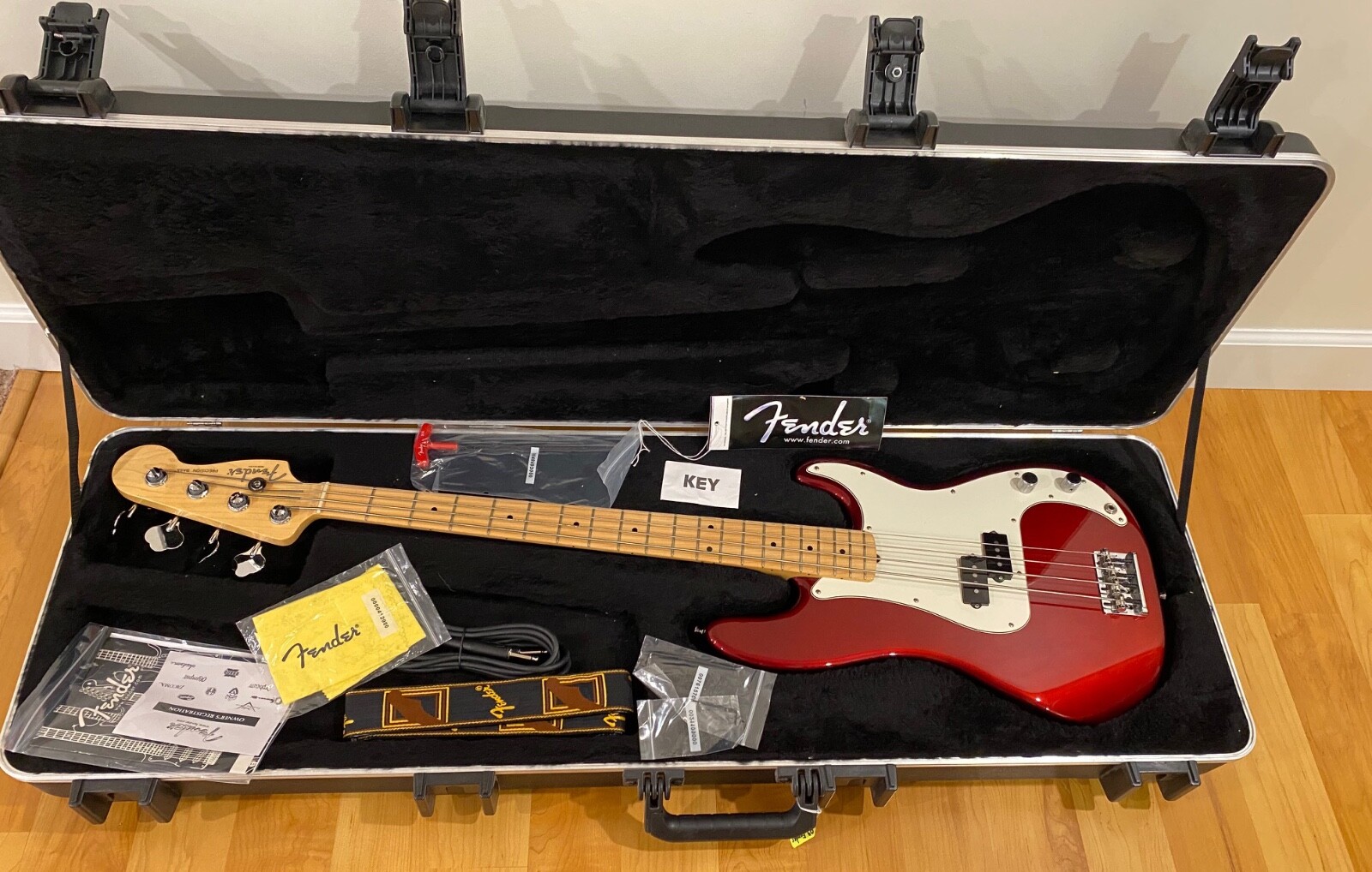 fender mustang bass guitar case