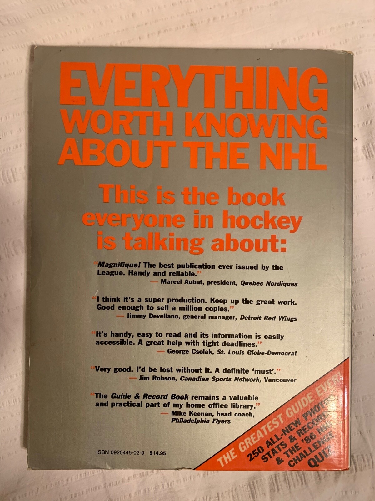 198586 NHL Official Guide and Record Book Wayne Gretzky and Coffey on