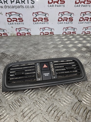 SKODA FABIA MK2 ESTATE DASHBOARD AIR VENTS MIDDLE CENTRE + HAZARD SWITCH (07-14)