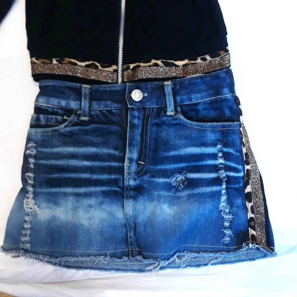 Flowers by Zoe Niña Cremallera Completa Sudadera con Capucha Talla 6 Negro Plus Azul Jeans Falda Foto 2 de 4