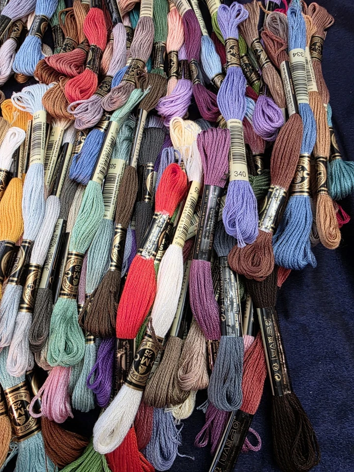 DMC Embroidery Floss 152 Skeins Huge Lot 6 Stand Cross-Stitching Set Never Used - Image 2 of 4