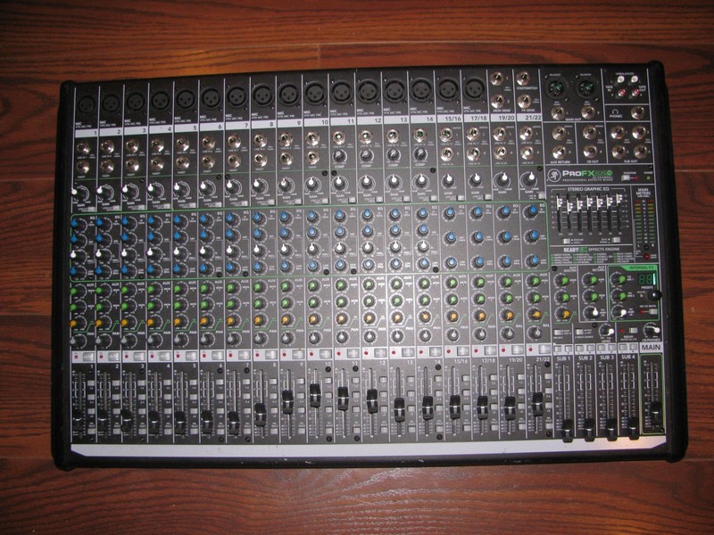 Mackie PROFX22V2 22-Channel 4-Bus FX Mixer with USB