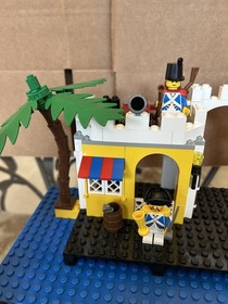 Lego 6267 Pirates / Imperial Soldiers Lagoon Lock-Up w/Manual - 99.9% Complete