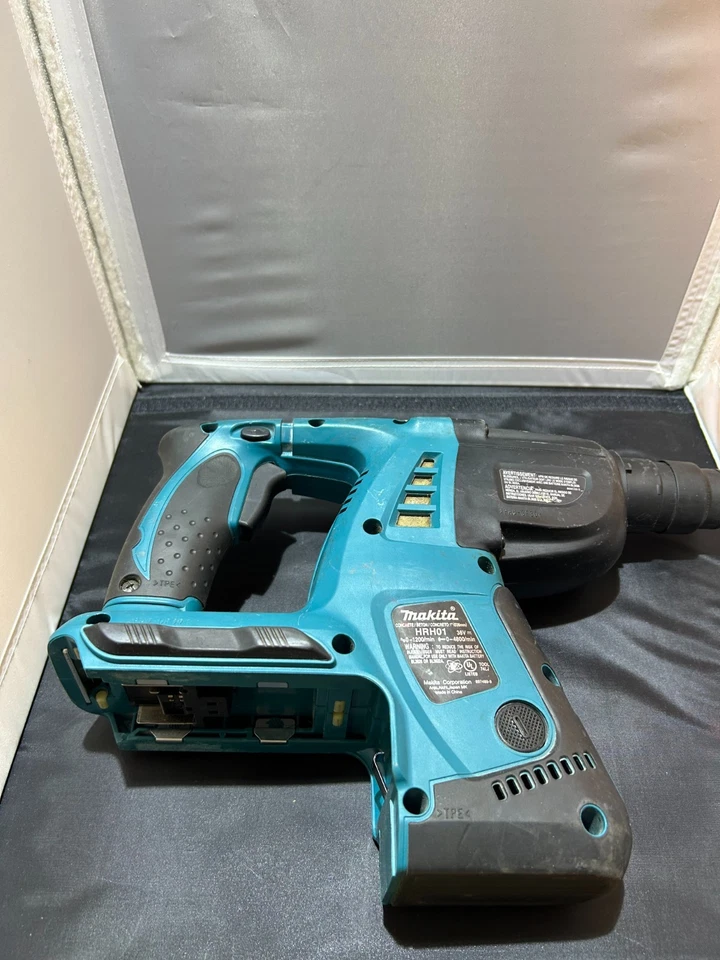 Makita LXT HRH01 Cordless Rotary Hammer Concrete Drill 18v 36V - Image 3 of 4