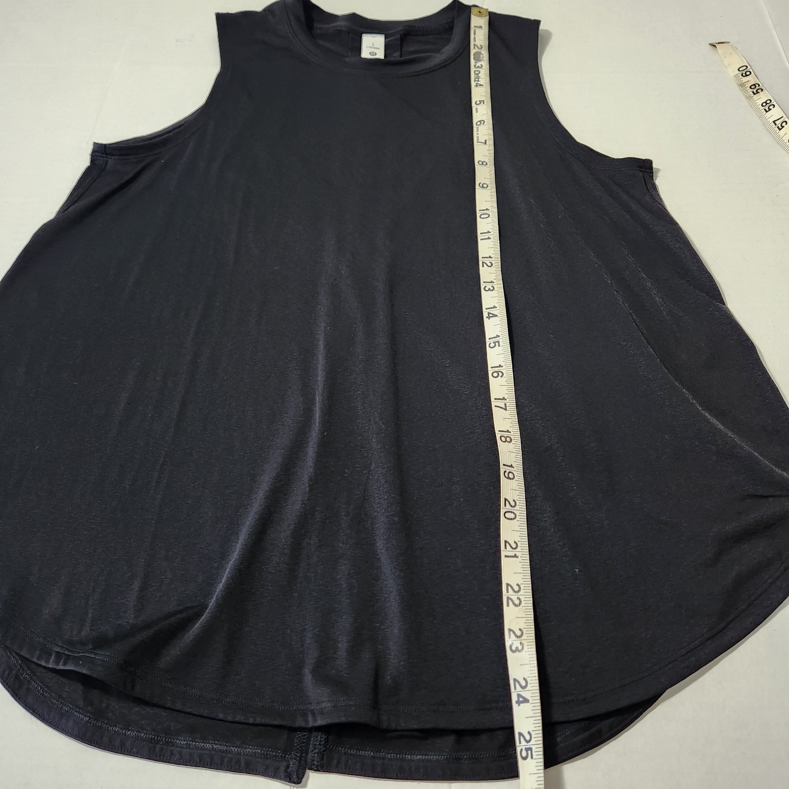 Lululemon Lightweight Split-Back Training Tank To… - image 8
