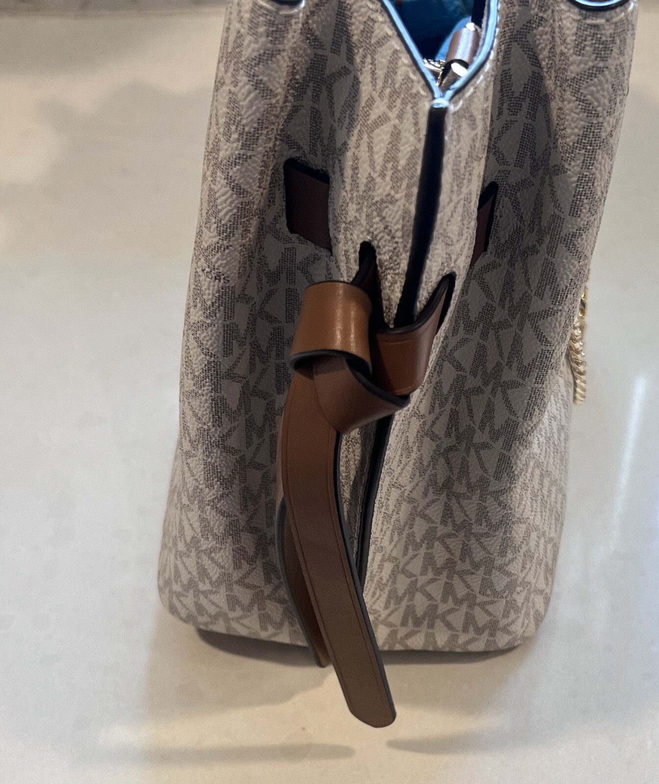 Authentic Michael Kors Hamilton Legacy Large Logo Belted Satchel Vanilla/Acorn thumbnail 6