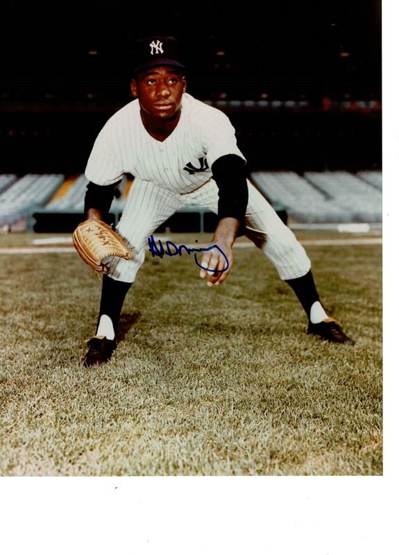 New  York  Yankees Al Downing  autographed 8x10 color vintage action photo **