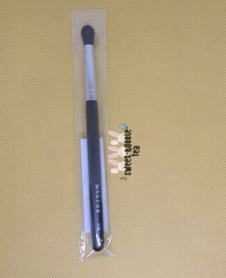 MORPHE M139 - TAPERED CREASE BLENDER EYESHADOW BRUSH (NIB)