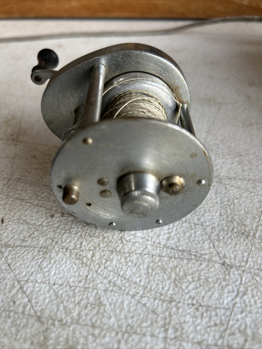 Vintage Shakespeare Direct O Drive 1950 Model EH fishing Reel made