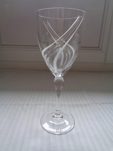 COFFRET DE 6 VERRES A EAU CRISTAL D'ARQUES MODELE SYMPHONIE TAILLE LUNEL - Picture 2 of 6