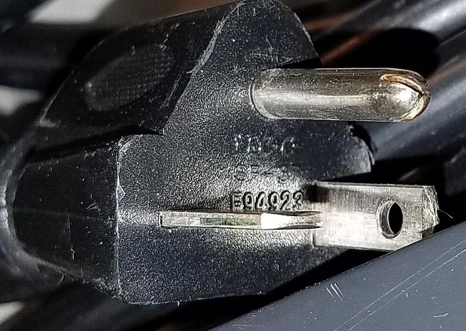 Tripp Lite IBAR12/20ULTRA 8 Outlet Isobar Rackmount Surge Protector Suppressor - Image 4 of 4