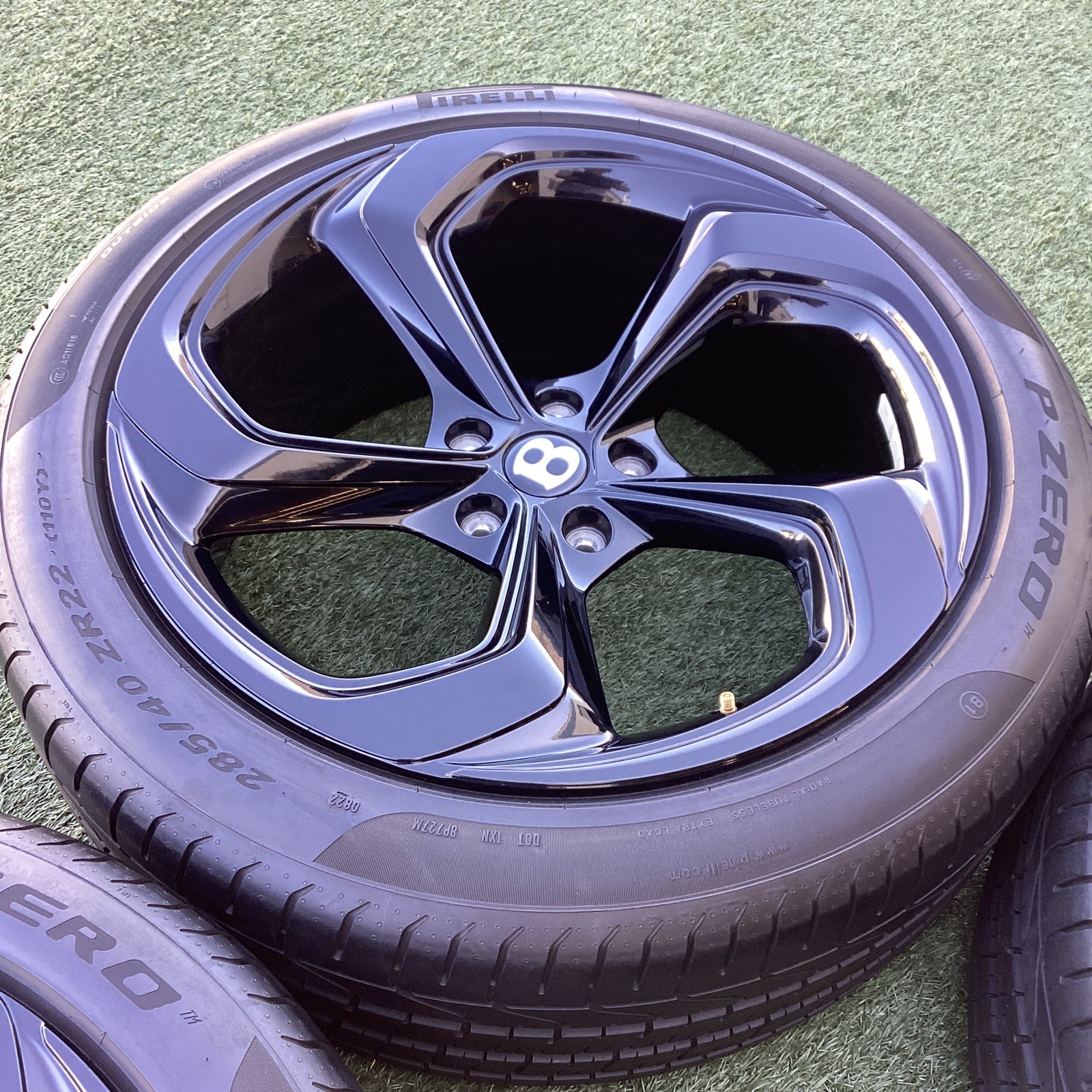 Bentley Bentayga Speed 2010-2022 Left Wheels Set of 4 Black P/N 36A601025