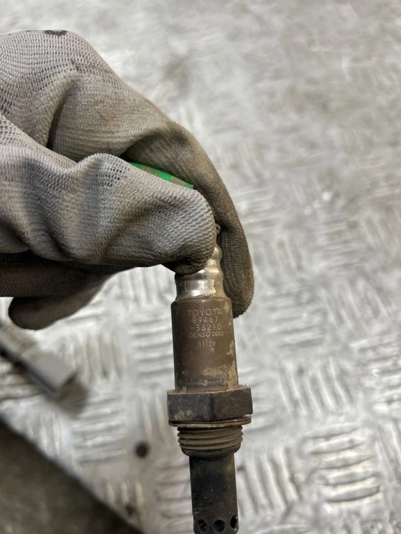 Sensore sonda lambda benzina/elettricità Lexus ES 250 - 300 - 330 2023 8946733210 - Immagine 2 di 2