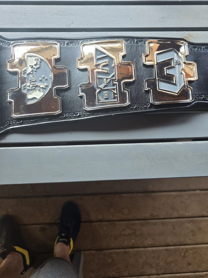 Cinturón Campeonato Mundial PWF por Peter Ellis de Leather Rebels Foto 3 de 4