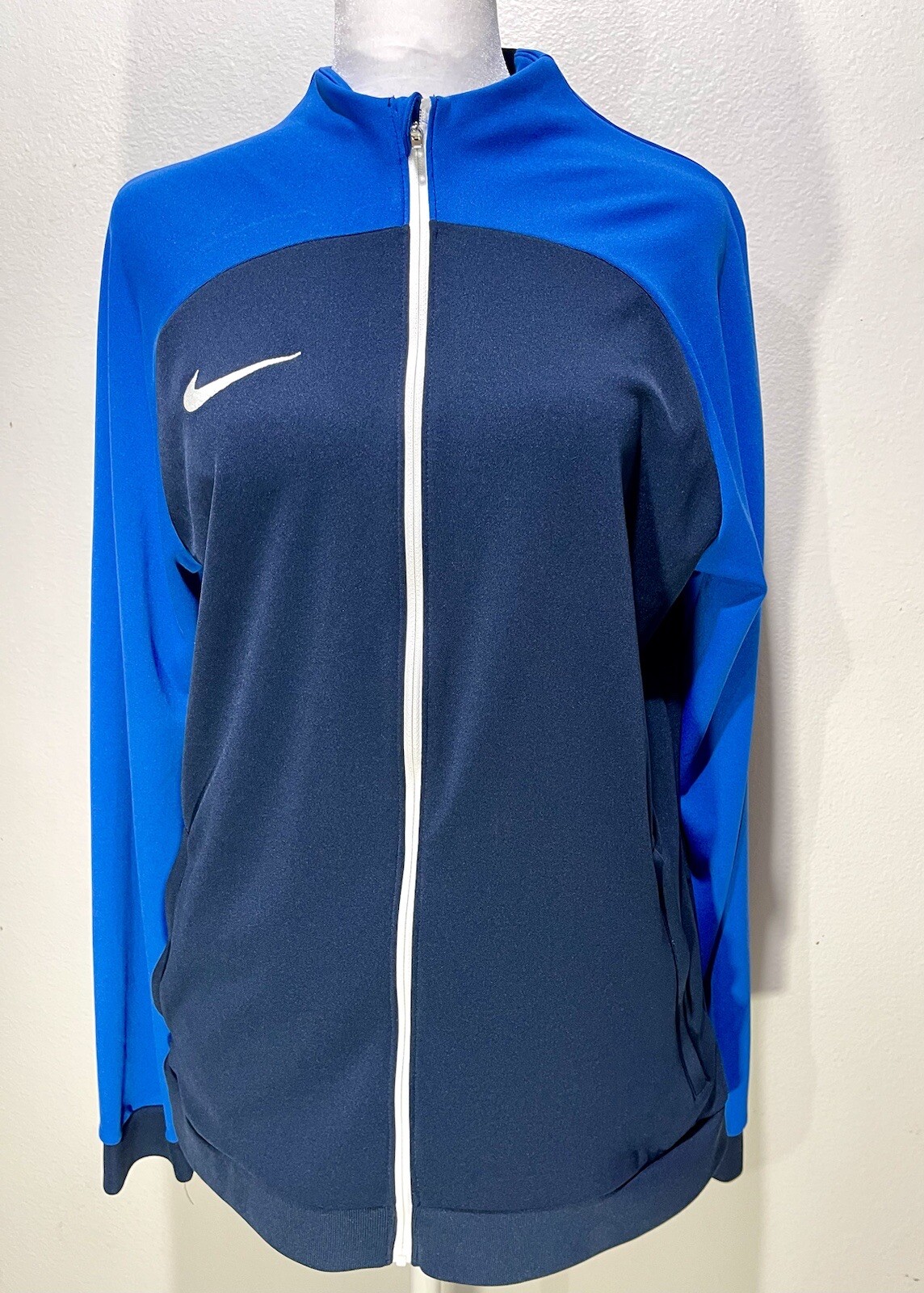 Nike Dri Fit performance sweater blue color block long sleeve women M