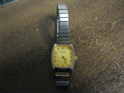 Vintage Oval Analog Wrist Watch with Japanese Quartz Movement, Mesh Band Womens Vintage Mesh Band Analog Quartz Wrist Watch - Japan  main image 3