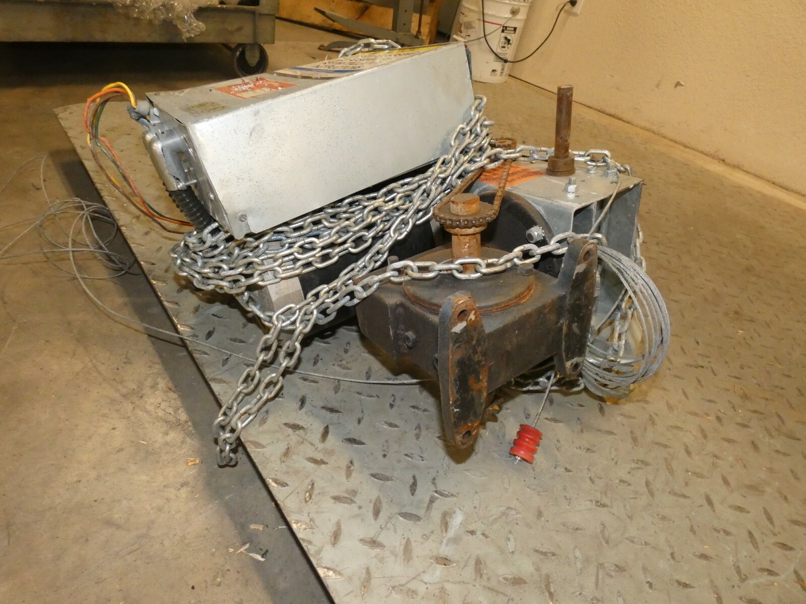 Overhead Door Commercial Roll Up Door Opener RDB103 1 HP Chain Drive