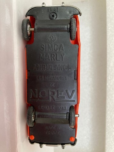 NOREV 1/43 plastique n°041 - Simca Marly ambulance - Photo 4/4