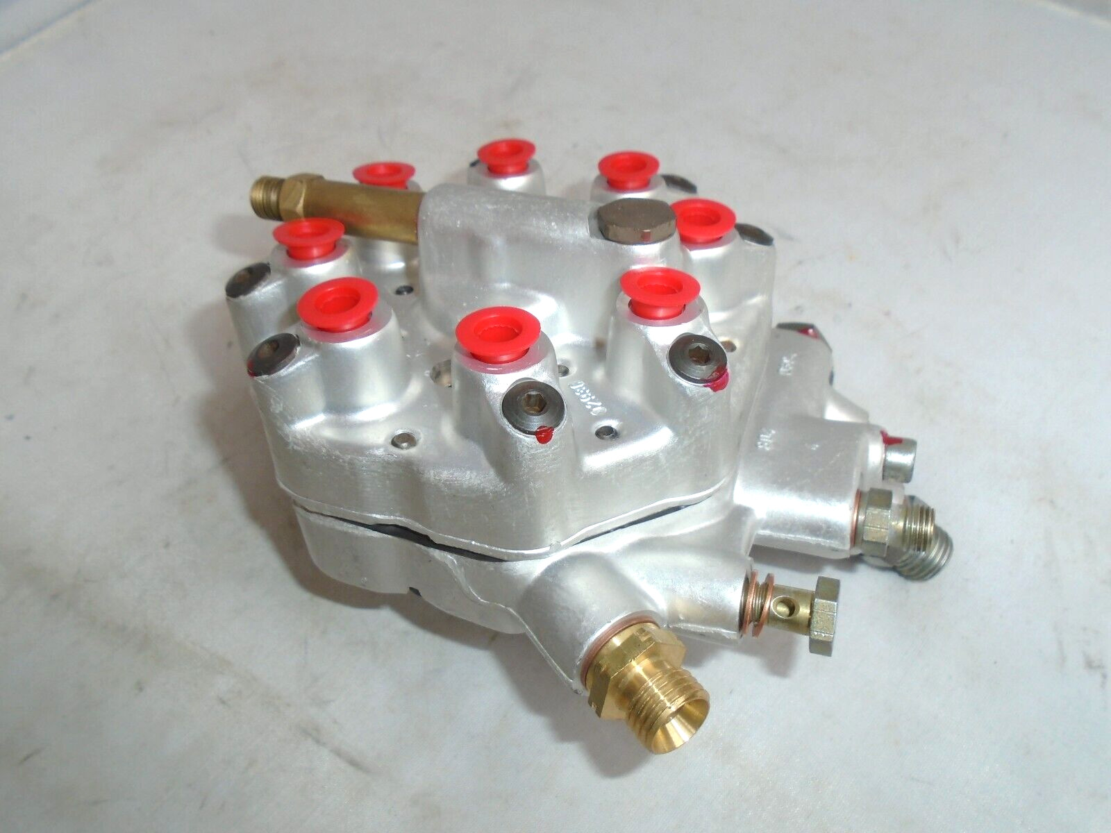 REMANUFACTURED ROLLS ROYCE SILVER SPUR FUEL DISTRIBUTOR 0438100090 $500 is core