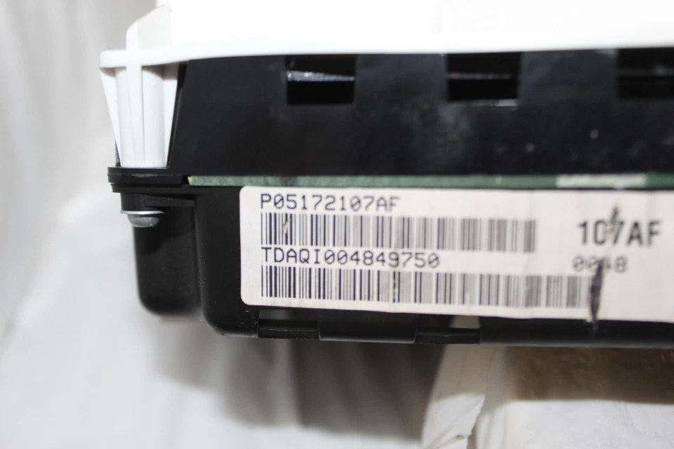 Cuadro de instrumentos velocímetro Dodge Magnum 2007 y 08/cargador 124.136 millas Foto 3 de 3