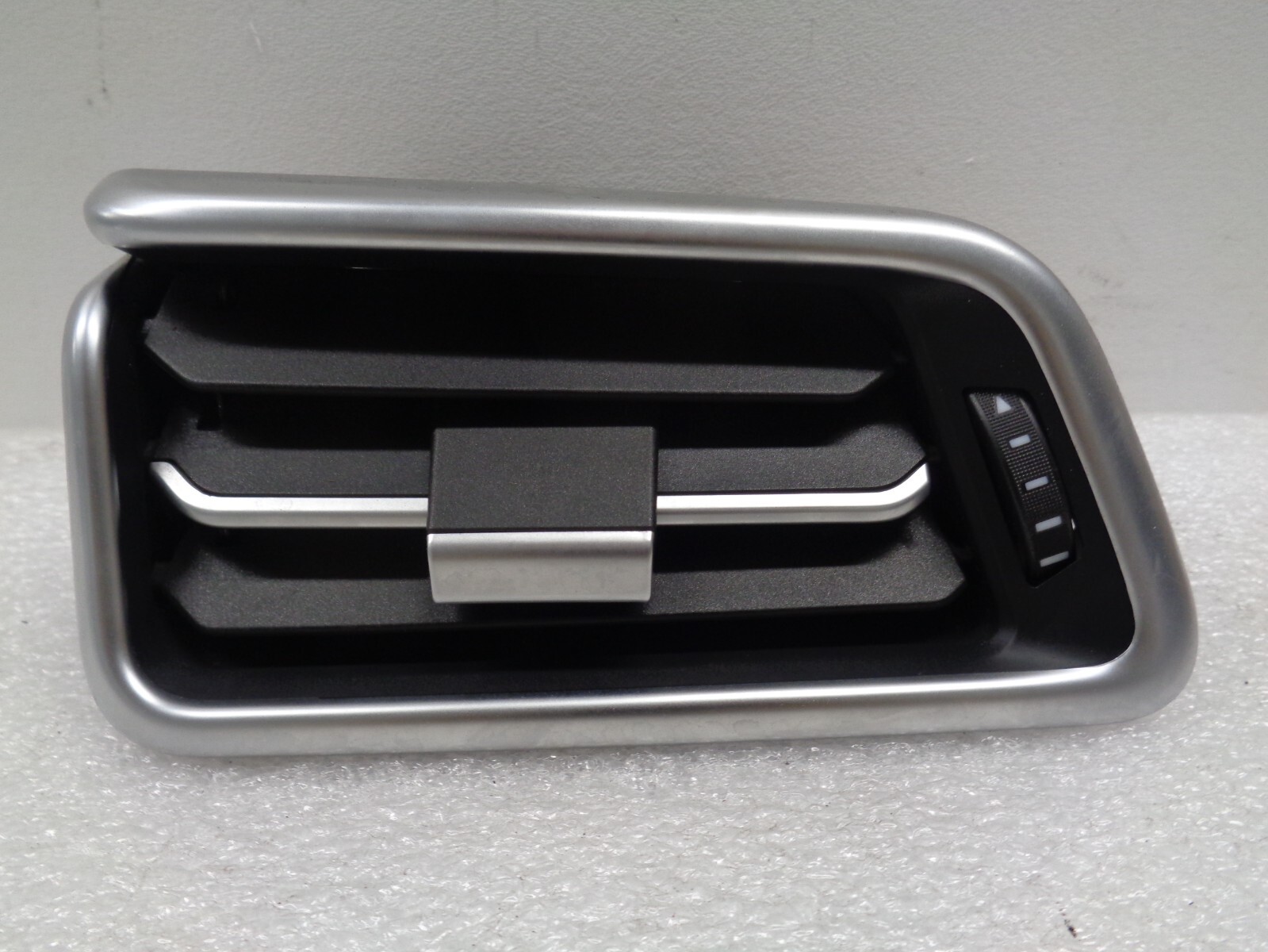14-17 Maserati Ghibli Front Left Driver Side Dashboard AC Air Vent OEM AK2308292