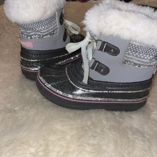 London Fog Girls Size 11 Tottenham Cold Weather warm Lined Snow Boots Rhinestone