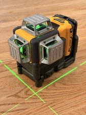 DeWalt DCE089G 10.8v / 12v Green Beam Self Levelling Multi-Line Laser Level