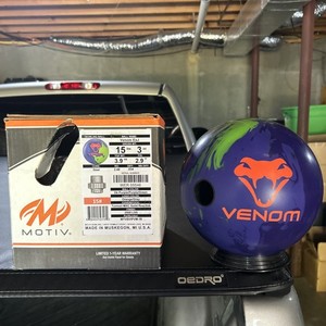 Motiv Black Venom Bowling Ball | eBay