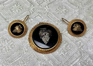 Grape Earrings Pendant 14K Gold Onyx Victorian Museum Quality Etruscan c1880