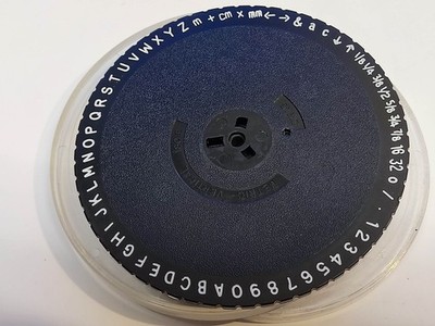 1x DYMO TYPENRAD metric-vertik 180e Scheibe 911218 Schrift 4mm Präger Handpräger