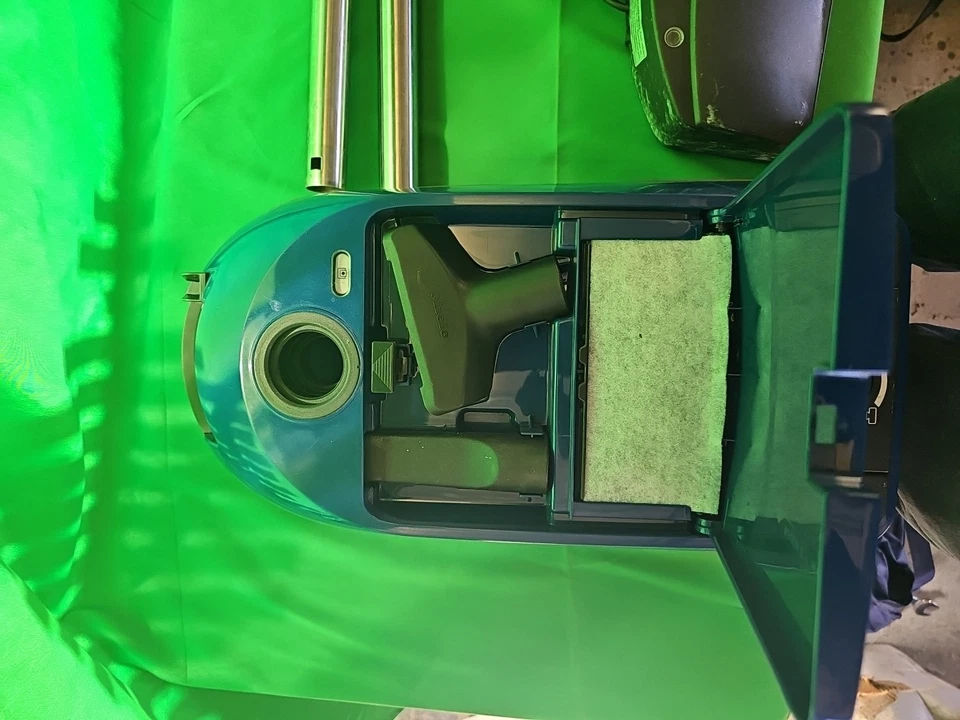 Miele Plus S251i Blue With Power Hose + Floor Power Head + Nozzles  - Image 3 of 4